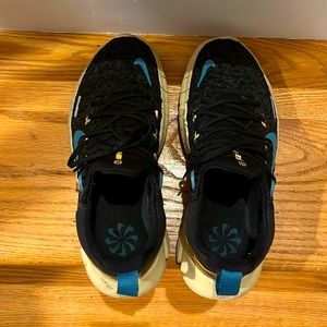 Nike Free 5.0 running shoes (US Size 7)